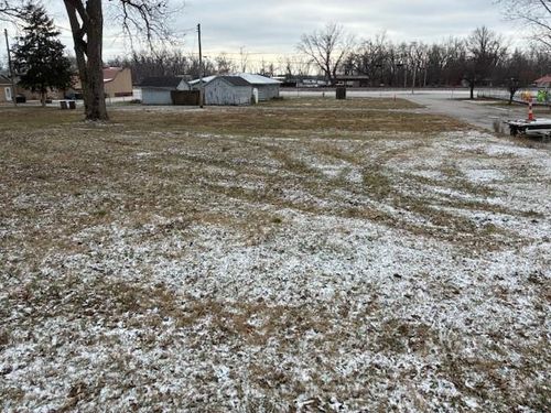 104 N Washington St, Brunswick, MO, 65236-1355 | Card Image