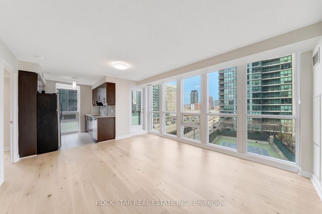 905 - 18 Harbour St, Condo with 2 bedrooms, 2 bathrooms and 1 parking in Toronto ON | Image 6
