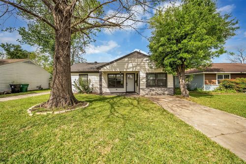 2915 Robertson St, Houston, TX, 77009-6942 | Card Image