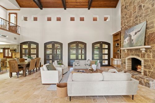 2180 La Ventana Pkwy, Driftwood, TX, 78619-4260 | Card Image