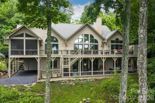 305 Piney Knoll Ln, Hendersonville, NC, 28739-7510 | Card Image