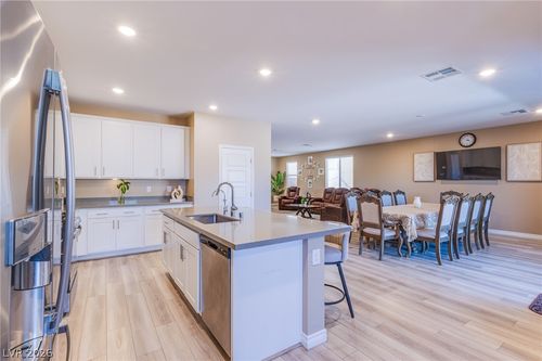 10080 Desert Azure St, Las Vegas, NV, 89178-5567 | Card Image