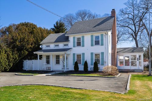 1885 Washington Ave, Seaford, NY, 11783-1952 | Card Image