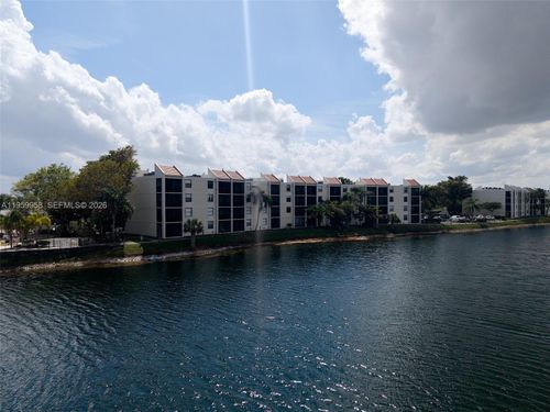 apt-408-116 Lake Emerald Dr, OAKLAND PARK, FL, 33309-6264 | Card Image