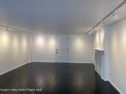 40 2nd St, Athens, NY, 12015-1410 | Card Image