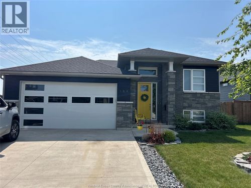 184 Lennox Ave, Essex, ON, N8M0A7 | Card Image