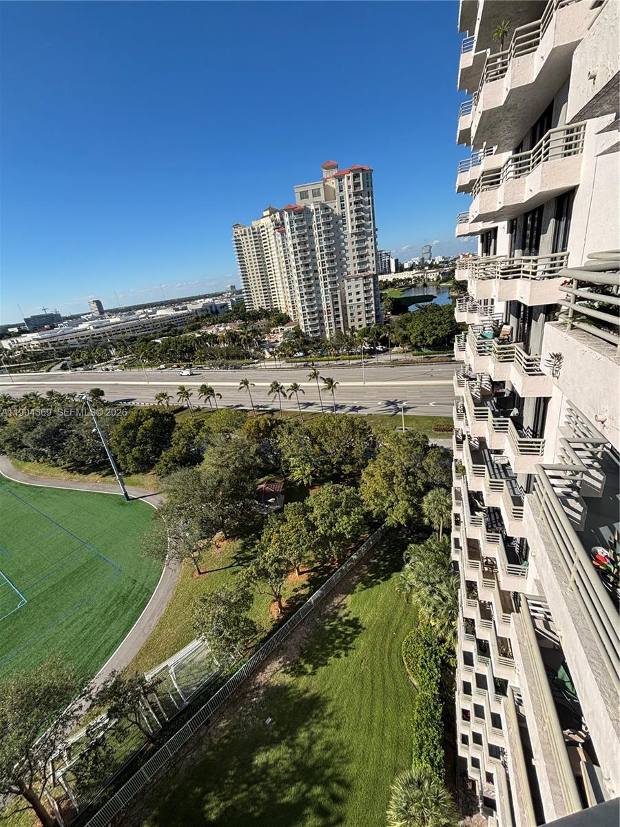 Residential in Aventura 3