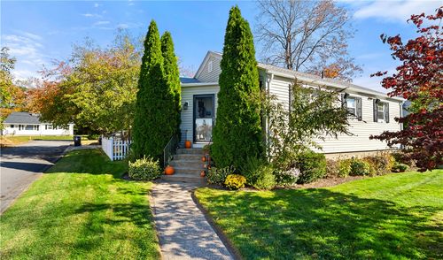 10 Washakie Avenue, North Providence, RI, 02911 | Card Image