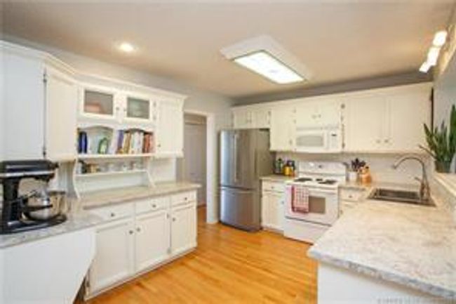 25 Hays Crt Nw, House detached with 5 bedrooms, 2 bathrooms and null parking in Medicine Hat AB | Image 8