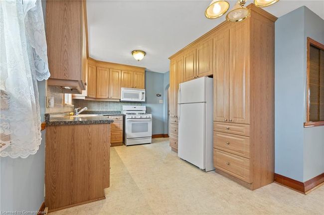206 Johnston St, House other with 4 bedrooms, 2 bathrooms and 5 parking in Port Colborne ON | Image 10