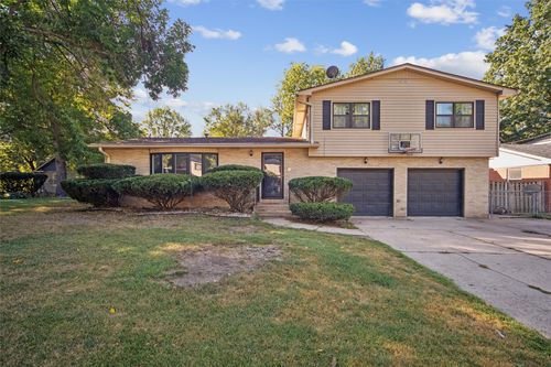 6808 Timmons Dr, Windsor Heights, IA, 50324-5815 | Card Image