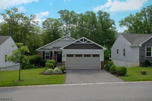 10 Devon Ct, Hamburg, NJ, 07419-1537 | Card Image