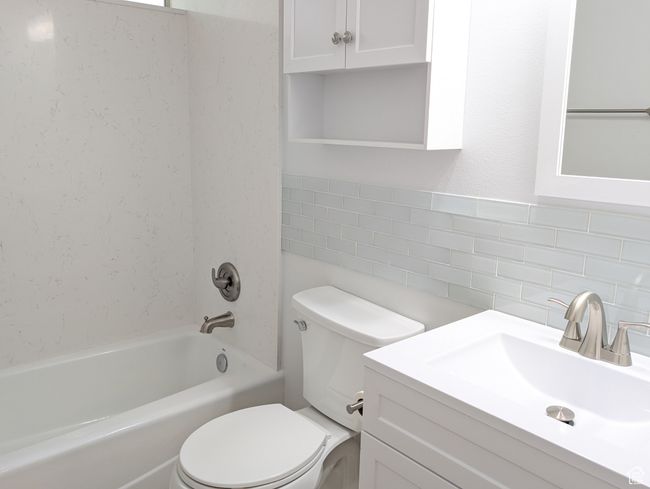 Main bathroom | Image 10