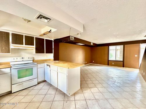 6120 W Townley Ave, Glendale, AZ, 85302-4518 | Card Image