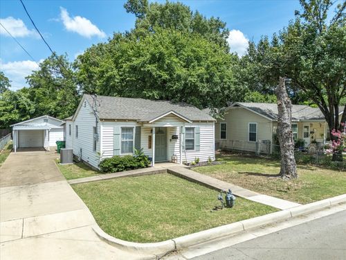 3012 Gene Ln, Haltom City, TX, 76117-3923 | Card Image