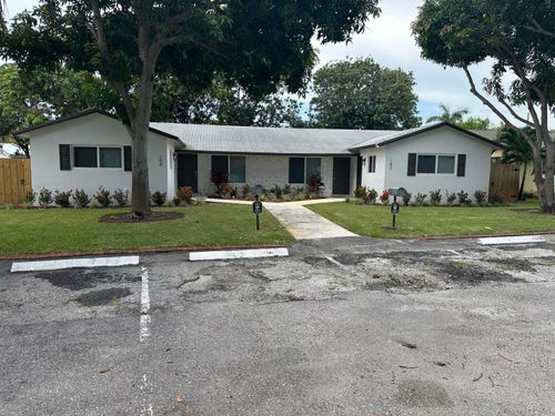 192 Se 27th Ct, Boynton Beach, FL, 33435-7631 | Card Image