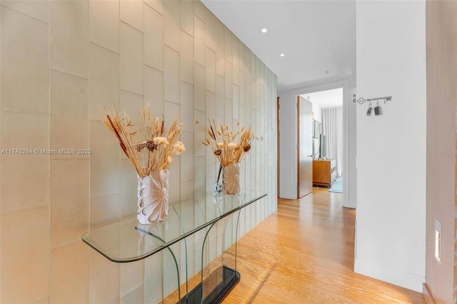 APT-2011 - 19400 Turnberry Way, Condo with 3 bedrooms, 3 bathrooms and null parking in Aventura FL | Image 4