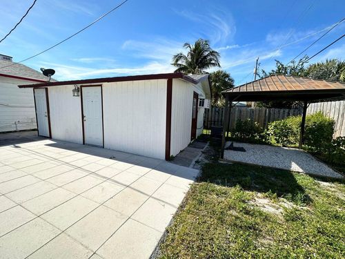 613 54th St, West Palm Beach, FL, 33407-2635 | Card Image