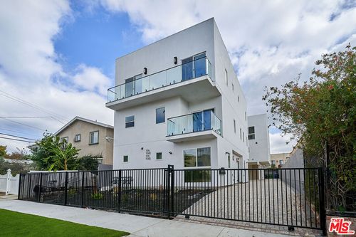 1108 Queen Anne Avenue, Los Angeles, CA, 90019 | Card Image