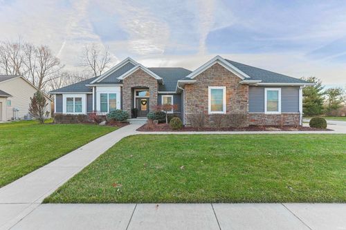 709 W Shore Dr, Osceola, IN, 46561-8443 | Card Image