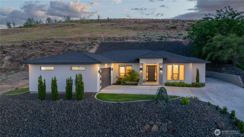 325 Rockwood Dr, Richland, WA, 99352-8572 | Card Image