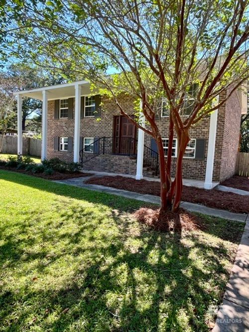 1014 Caroline Ave, Daphne, AL, 36526-4321 | Card Image