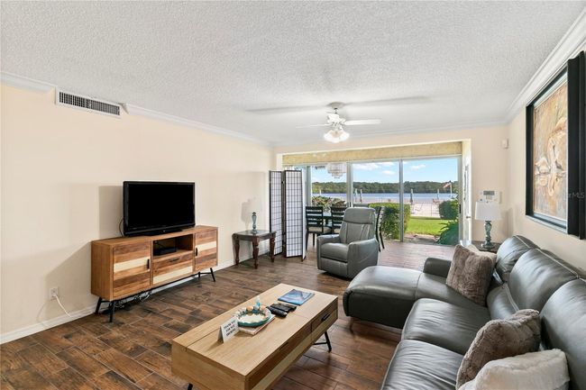 Family Room | Image 11