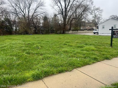 000 E Maple Rd, TROY, MI, 48083 | Card Image