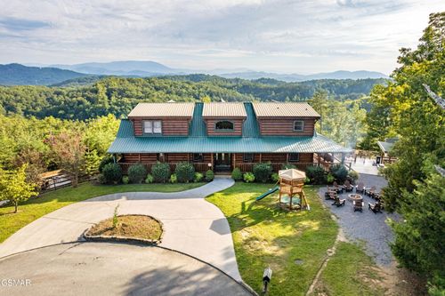 1119 N Trail Dr, Sevierville, TN, 37862-2731 | Card Image
