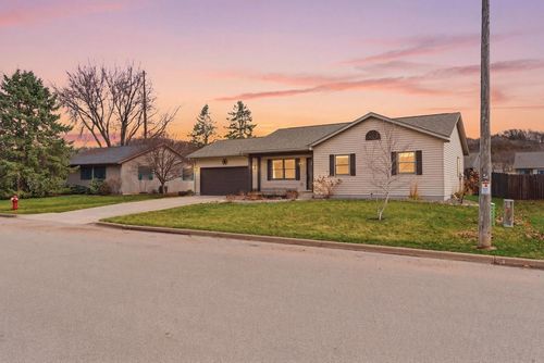 3011 S Pleasant Drive, Holmen, WI, 54636 | Card Image