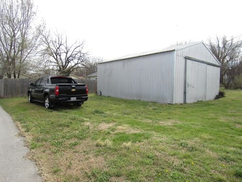 1825 W High St, Springfield, MO, 65803-1628 | Card Image