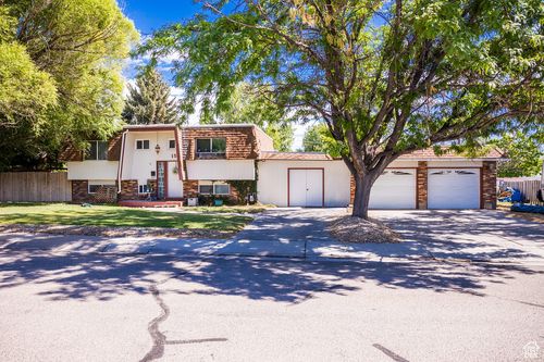157 Dale Ave, Vernal, UT, 84078-2311 | Card Image