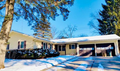 913 Chapel Hill Rd, Madison, WI, 53711-2405 | Card Image