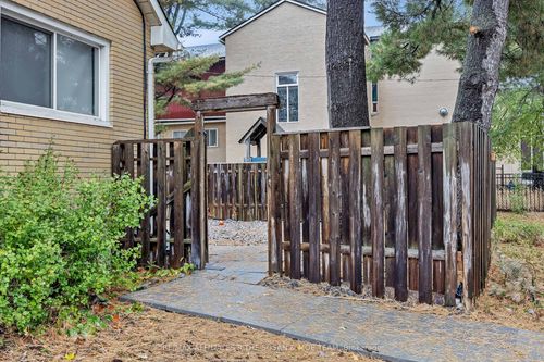 2131 Neepawa Ave, Ottawa, ON, K2A3L8 | Card Image