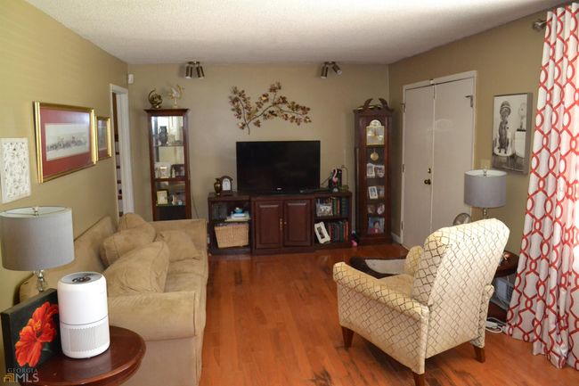 821 Ridgewood Ct, House other with 4 bedrooms, 3 bathrooms and null parking in Forest Park GA | Image 4