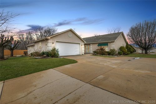 8428 S 84th East Ave, Tulsa, OK, 74133-8070 | Card Image