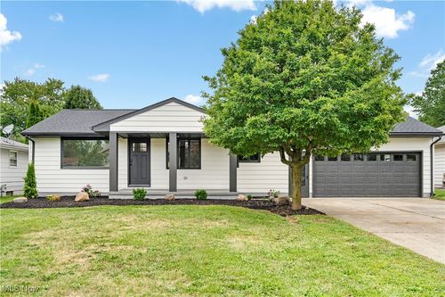 338 Blossom Ave, Campbell, OH, 44405-1470 | Card Image