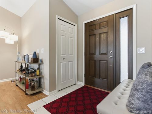 53152 Cripple Creek Dr, Chesterfield, MI, 48047-5960 | Card Image