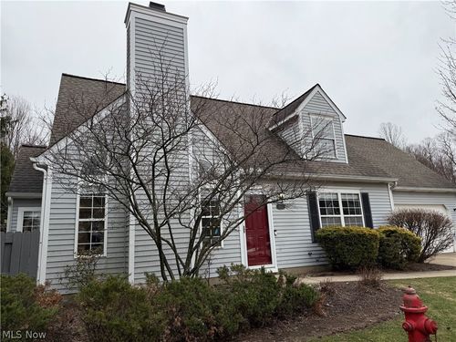 59-4881 Quarry Ln, Cleveland, OH, 44143-2947 | Card Image