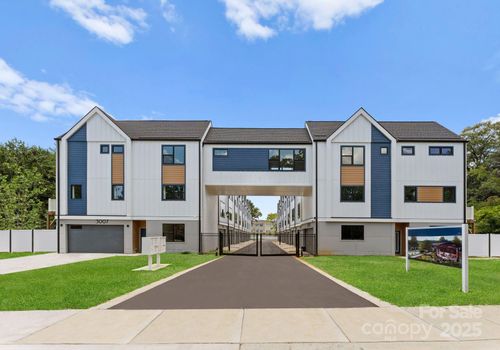 3023 Yada Ln, Charlotte, NC, 28208-3592 | Card Image