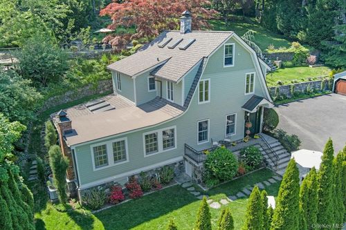 97 Underhill Rd, Scarsdale, NY, 10583-1004 | Card Image