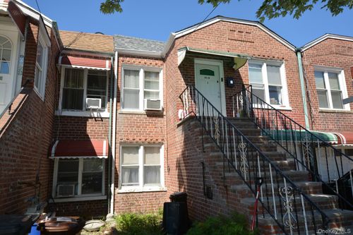 2-84-26 Little Neck Pkwy, Floral Park, NY, 11001-1046 | Card Image