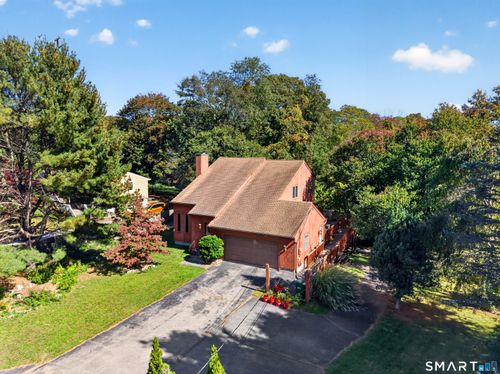 7 Bloomingdale Road, Waterford, CT, 06375 | Card Image