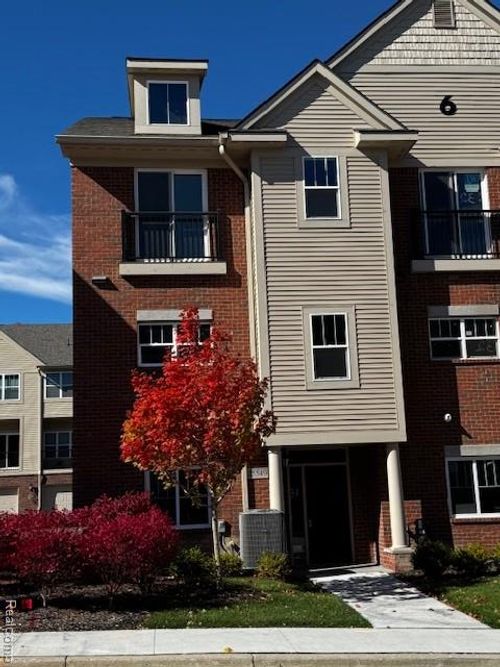 31-25549 Grandview Ln, Novi, MI, 48375-1865 | Card Image