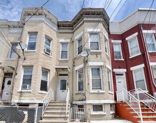 400A 67th St, West New York, NJ, 07093-1473 | Card Image