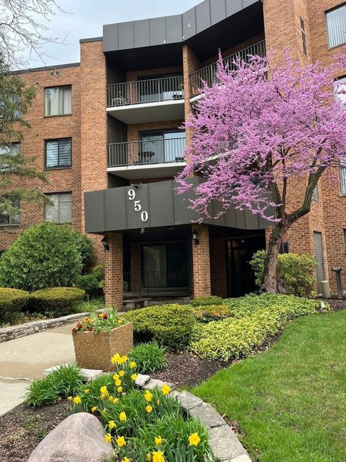 unit-414-950 E Wilmette Rd, Palatine, IL, 60074-6479 | Card Image