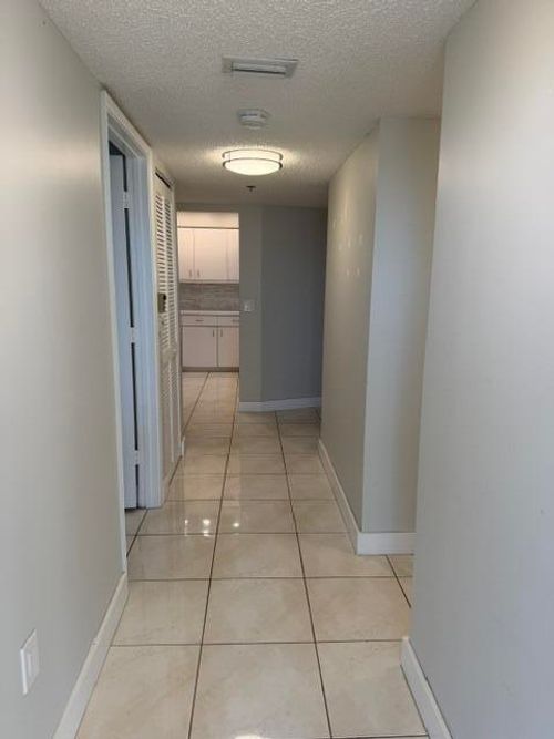 904-2240 N Cypress Bend Dr, Pompano Beach, FL, 33069-5617 | Card Image