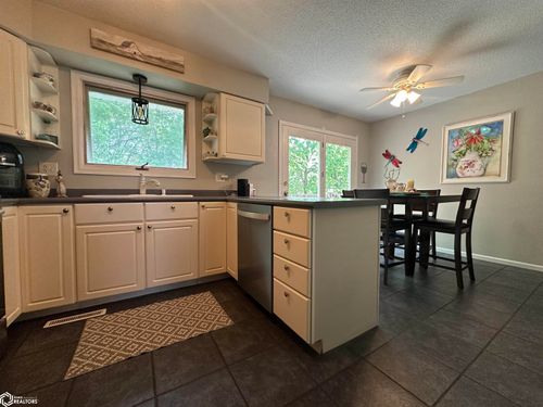 1023 Short St, Burlington, IA, 52601-2747 | Card Image