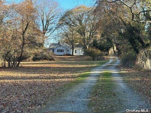 45 D Old Field Rd, Setauket, NY, 11733-2287 | Card Image