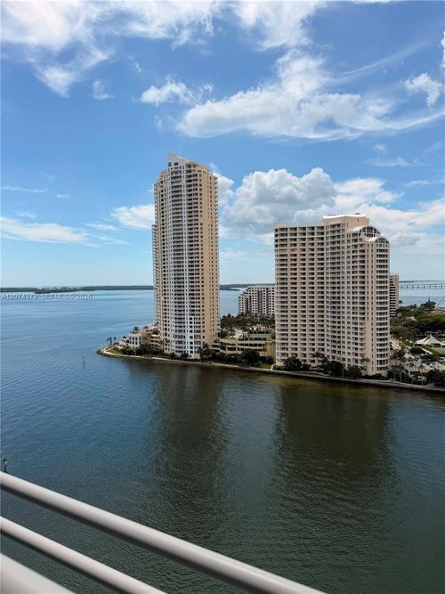 2003-335 S Biscayne Blvd, Miami, FL, 33131-2330 | Card Image